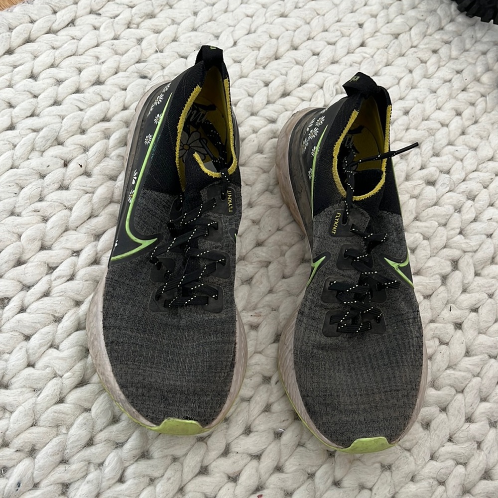 Nike - daisy print mens running shoes